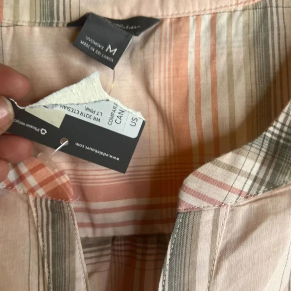 Eddie‎ Bauer NWT Vneck Long Sleeve Cotton Blend Plaid Shirt Size Medium - Picture 7 of 9